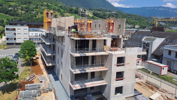 Acheter un bien immobilier neuf en Savoie : les avantages à ne pas manquer en 2025